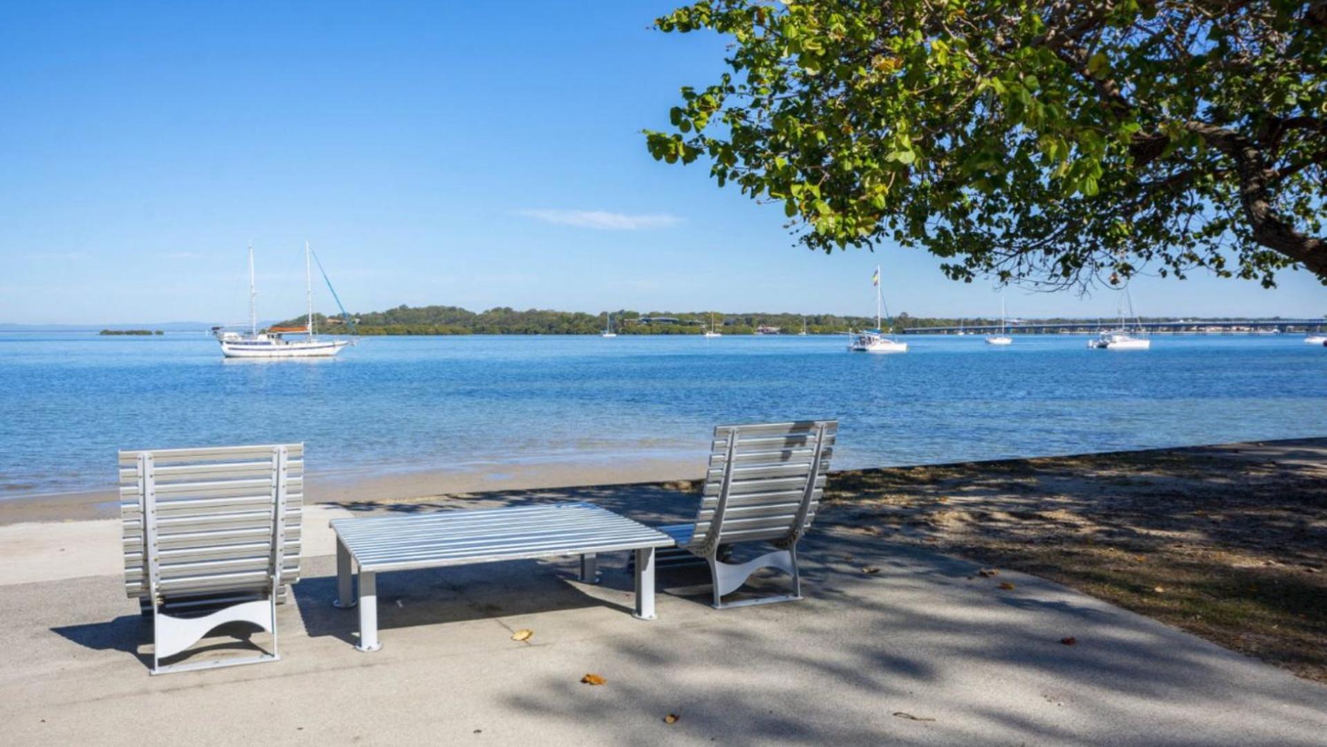 Charm And Comfort In This Ground Floor Unit With Water Views! Welsby Pde, Bongaree Екстериор снимка