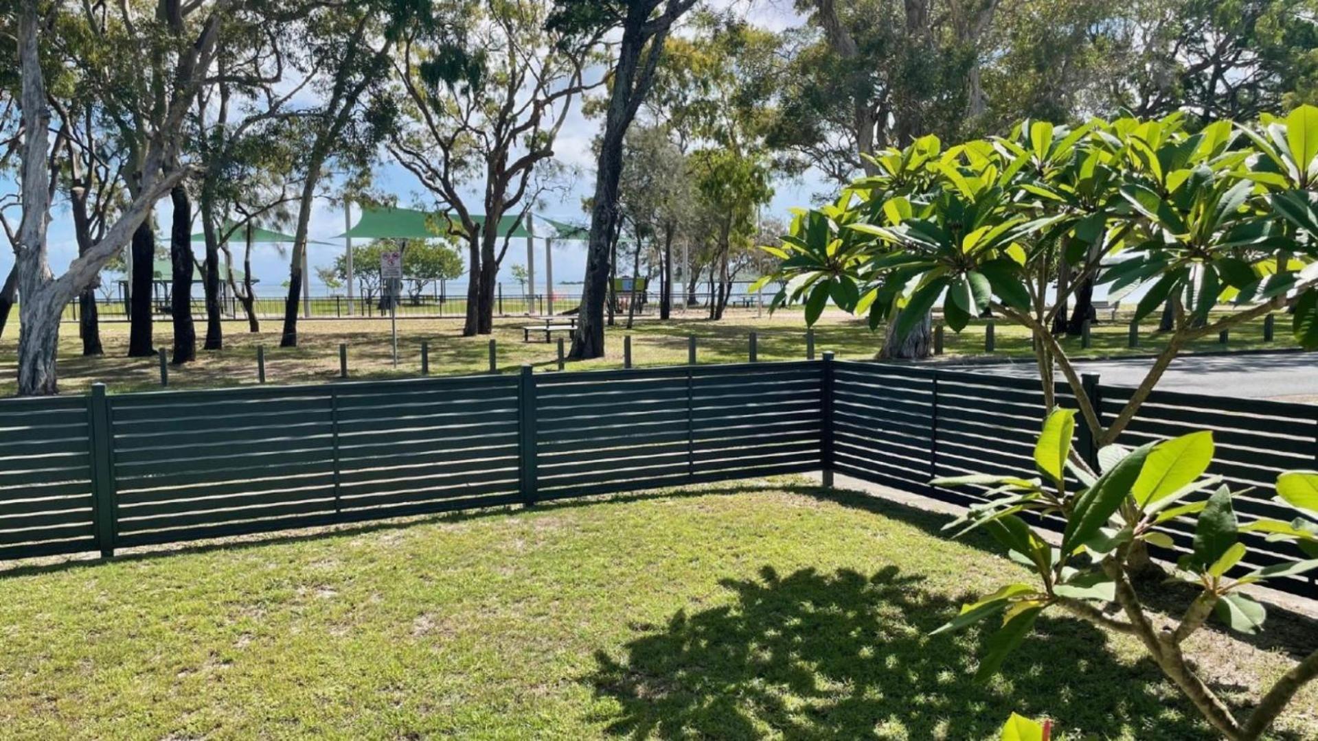 Charm And Comfort In This Ground Floor Unit With Water Views! Welsby Pde, Bongaree Екстериор снимка