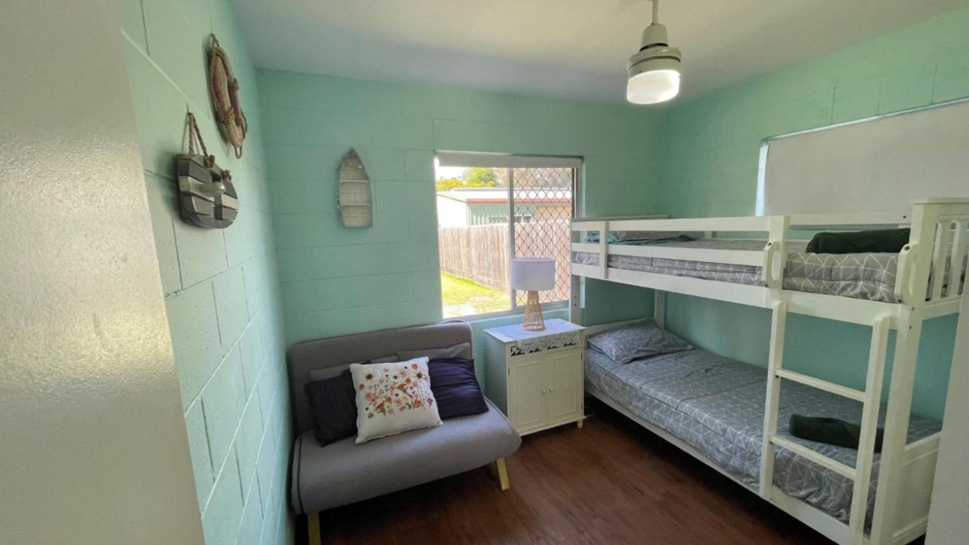 Charm And Comfort In This Ground Floor Unit With Water Views! Welsby Pde, Bongaree Екстериор снимка