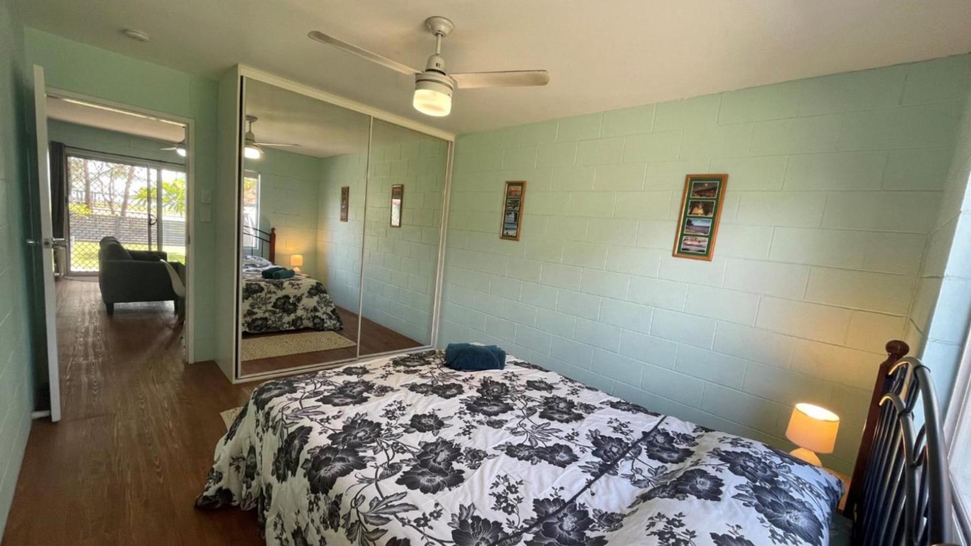 Charm And Comfort In This Ground Floor Unit With Water Views! Welsby Pde, Bongaree Екстериор снимка