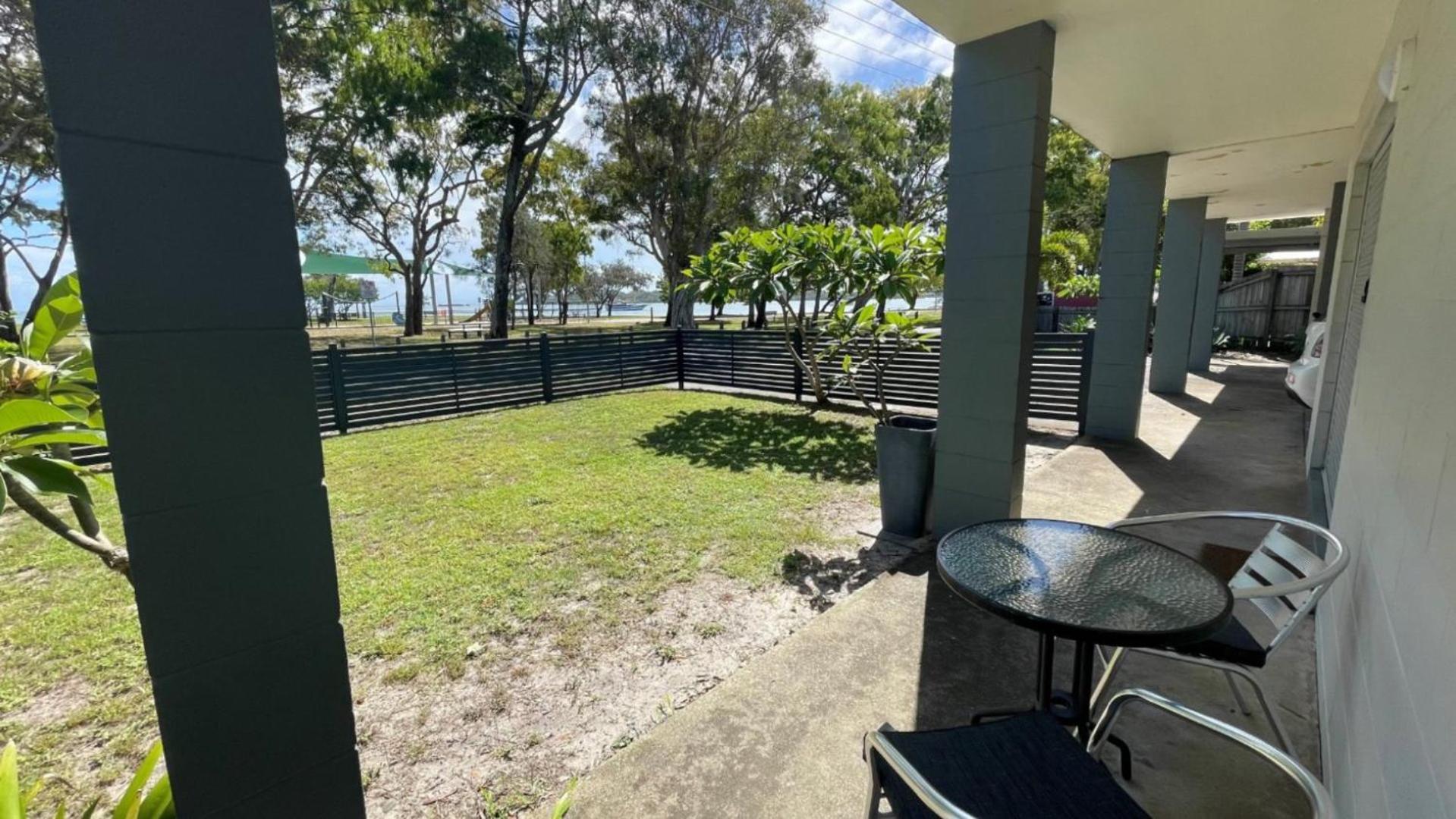 Charm And Comfort In This Ground Floor Unit With Water Views! Welsby Pde, Bongaree Екстериор снимка