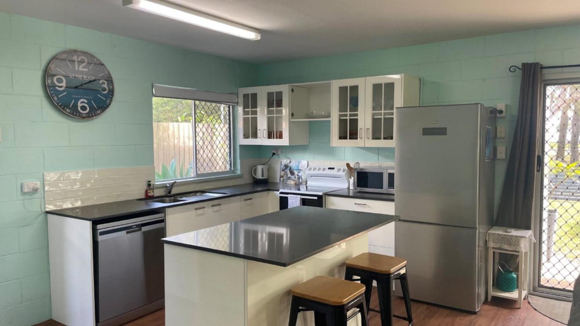 Charm And Comfort In This Ground Floor Unit With Water Views! Welsby Pde, Bongaree Екстериор снимка