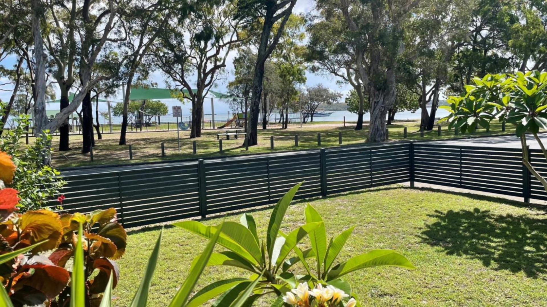 Charm And Comfort In This Ground Floor Unit With Water Views! Welsby Pde, Bongaree Екстериор снимка